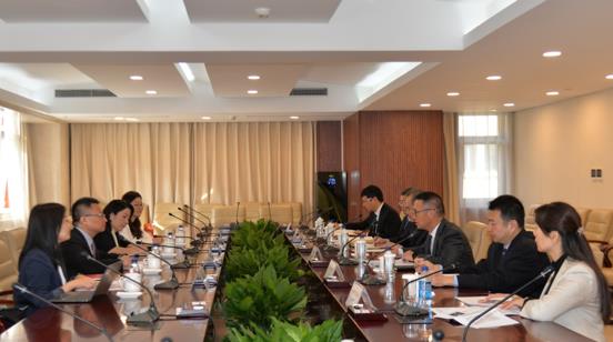 黄果会见吉利德科学全球副总裁兼中国区总经...