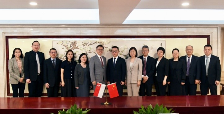 Huang-Guo-meets-with...